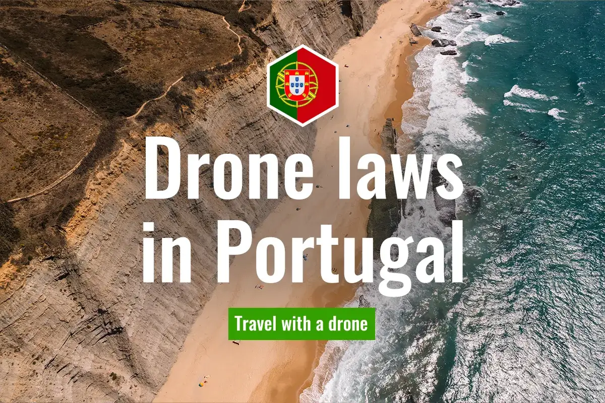 Drohnen-Gesetze in Portugal: Ein Blick aus der Luft auf die Küste. Informiere dich, bevor du mit deiner Drohne fliegst.
