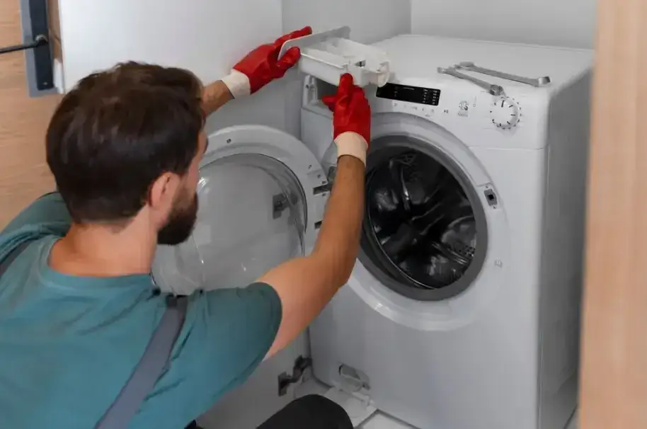 Zdjęcie Gdzie wlać Calgon do pralki, aby uniknąć problemów z praniem?