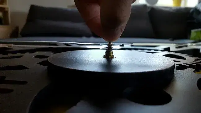 Zdjęcie Jak naprawić wskazówki zegarka? Poradnik DIY i koszty