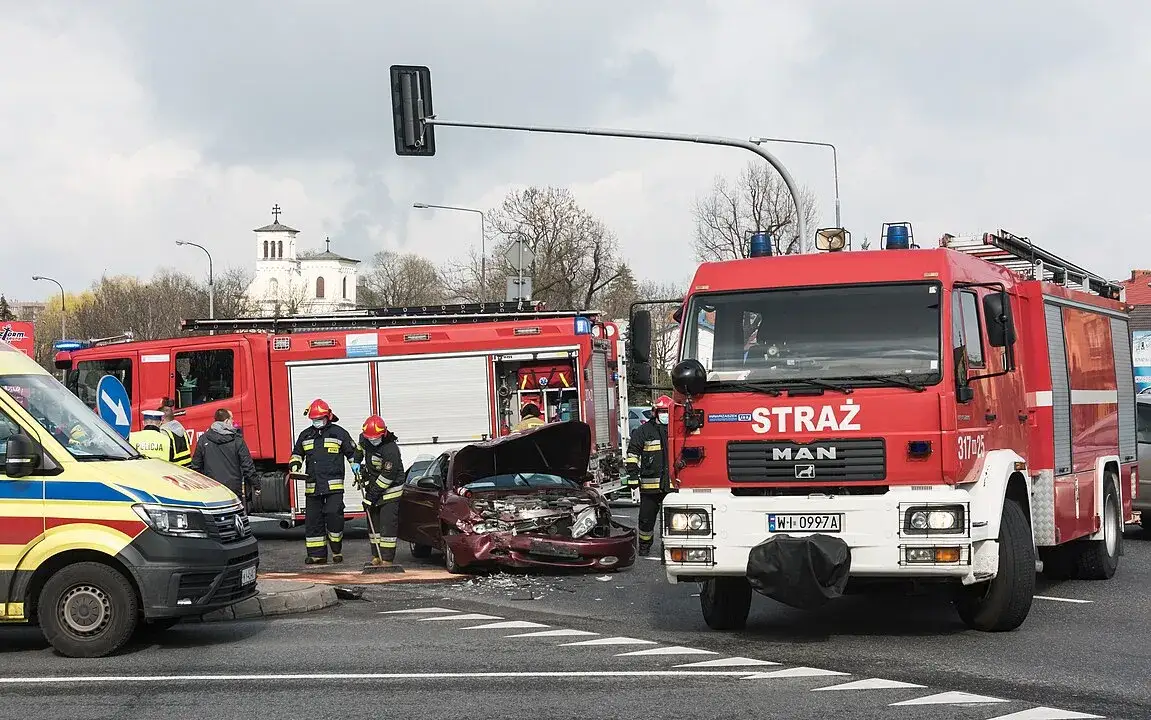 Zdjęcie Ile zarabia strażak PSP i OSP? Pensje, dodatki i ekwiwalenty