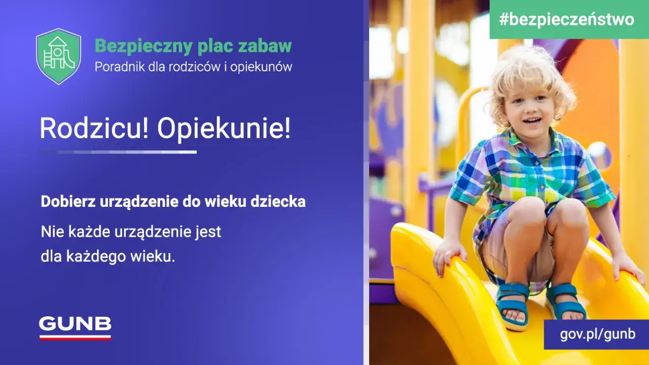 Uśmiechnięty chłopiec zjeżdża ze zjeżdżalni. Poradnik 