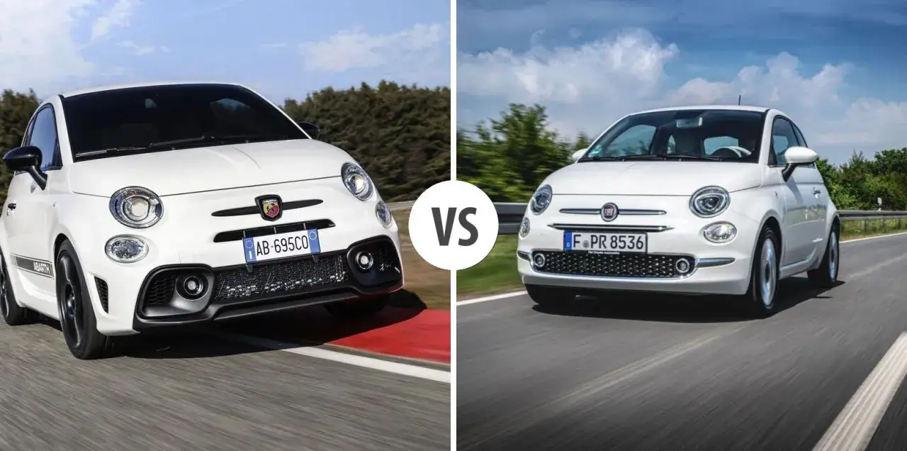 Dwa białe Fiaty 500, jeden sportowy Abarth, drugi standardowy, w teście porównawczym na drodze.