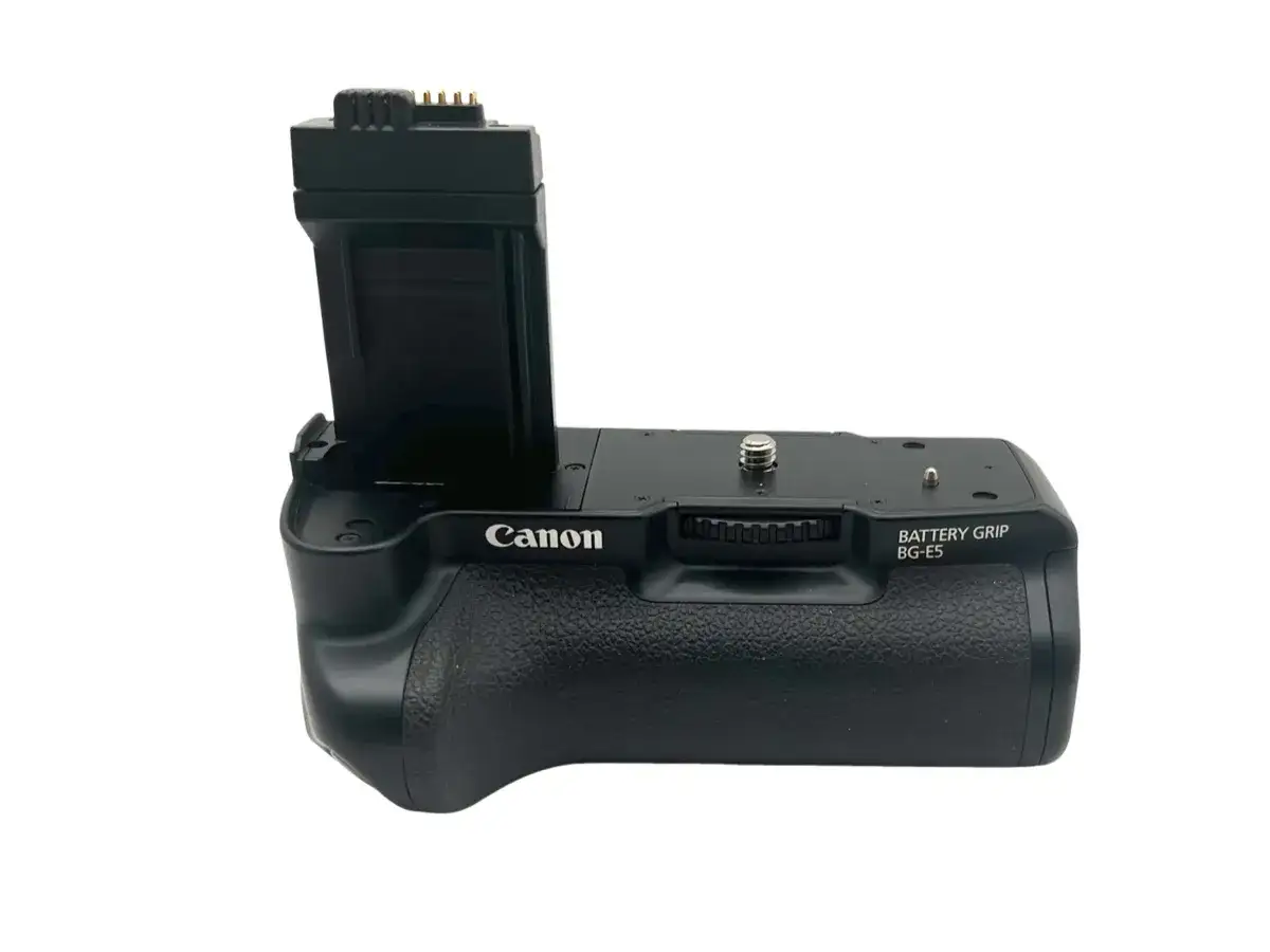 Chwyt bateryjny Canon BG-E5 do aparatu 5d. Zapewnia lepszą ergonomię i dłuższy czas pracy.