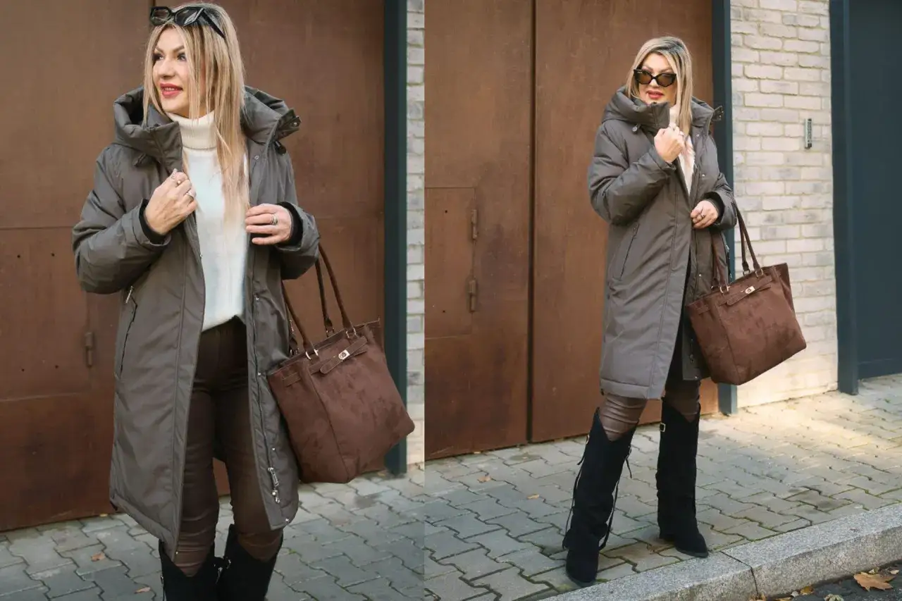 Elegancka kobieta w brązowej, pikowanej kurtce z kapturem, idealnej na jesień. Stylowe, plus size kurtki z butiku.