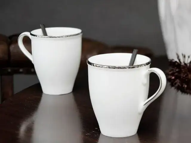 eleganckie kubki do kawy z platyną