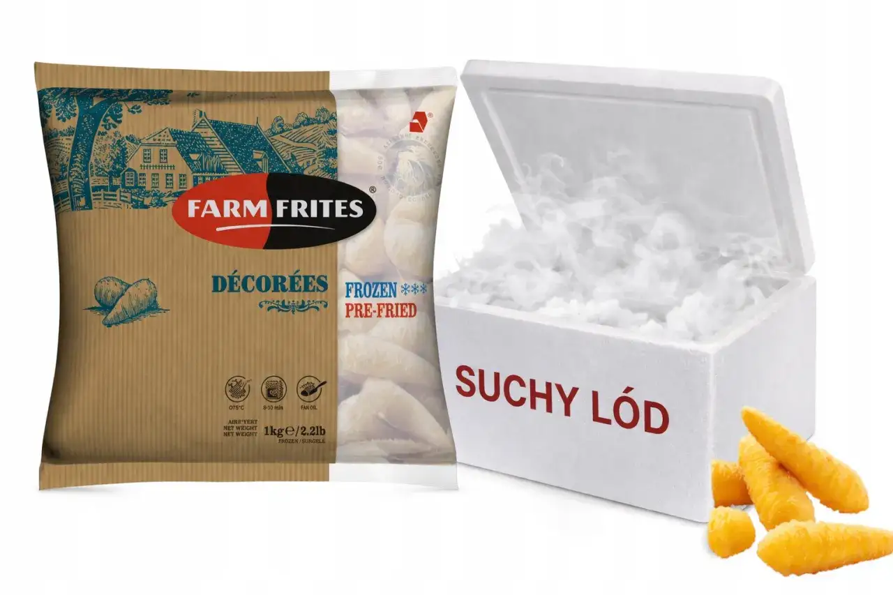 Mrożone szyszki ziemniaczane Farm Frites, idealne do szybkiego przygotowania. Suchy lód sugeruje świeżość.