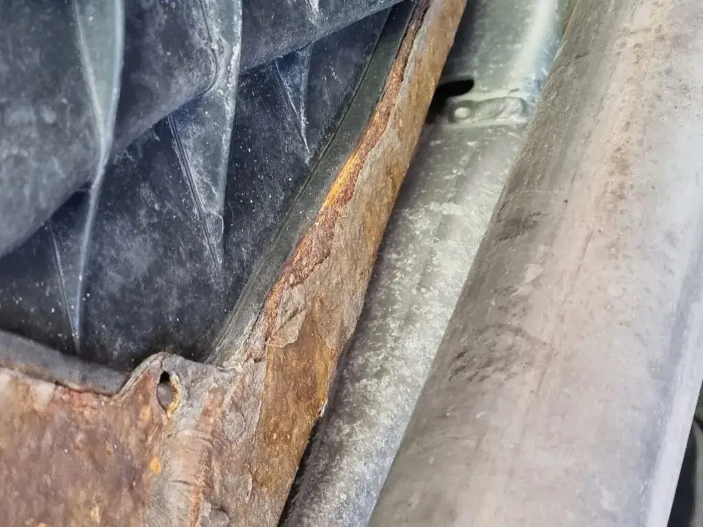 Mercedes W211 korozja typowe miejsca