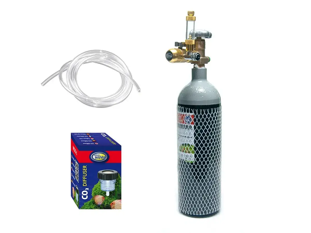 Zestaw do akwarium: butla z **co2 spożywczym a techniczny**, wąż i dyfuzor.
