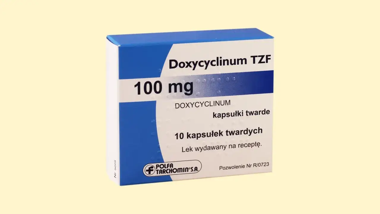 Opakowanie leku Doxycyclinum TZF 100 mg, zawierające 10 kapsułek twardych. Jest to antybiotyk z grupy tetracyklin.