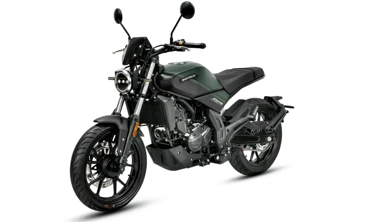 Stylowy, zielony motocykl Barton Stratos 125, idealny do miejskich podróży.