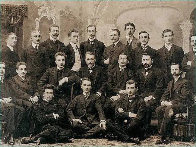 absolwenci historii w różnych zawodach