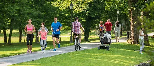 Osoba jogging w parku