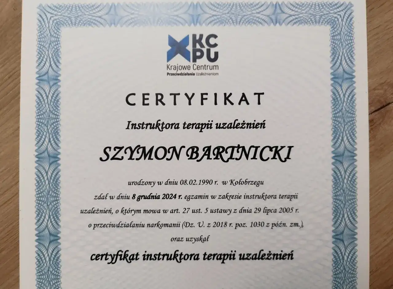 Terapeuta uzależnień certyfikacja rosnące zapotrzebowanie