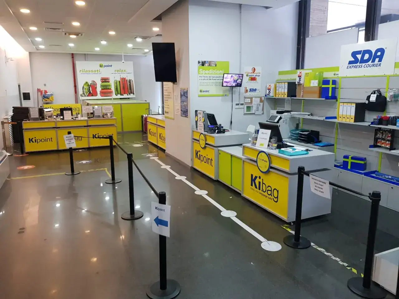 Deposito bagagli KiPoint Roma Termini interno stazione