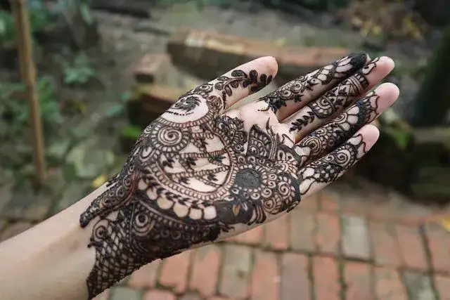 piękne wzory tatuaży z henny mehendi