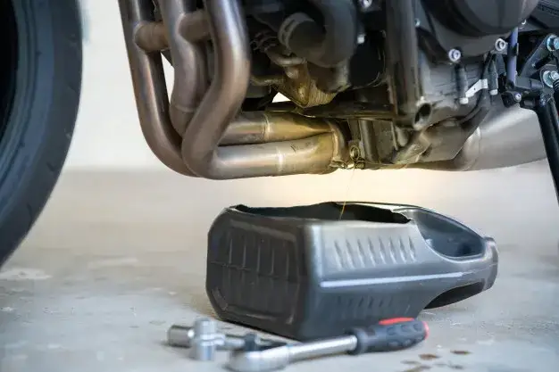 wymiana oleju motocykl przed zimą po zimie