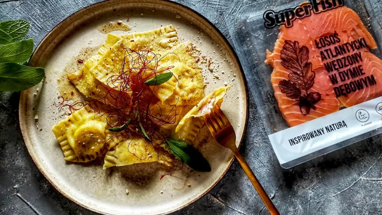 Ravioli z sosem maślano-szałwiowym