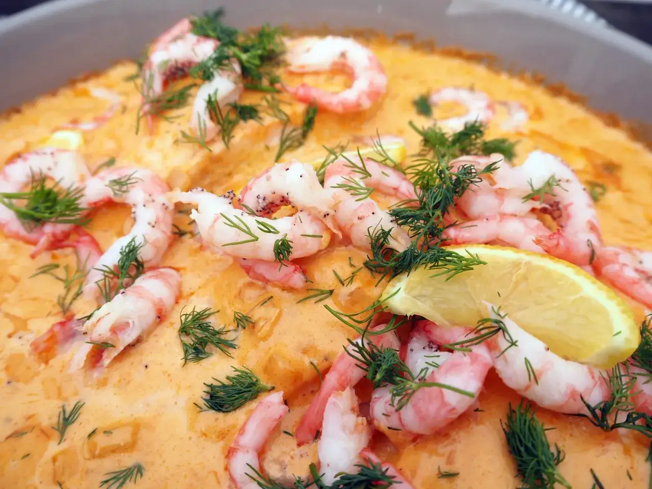 Kr&auml;mig r&auml;kr&auml;tt med dill och citron. Ett perfekt roms&aring;s recept f&ouml;r en festm&aring;ltid.