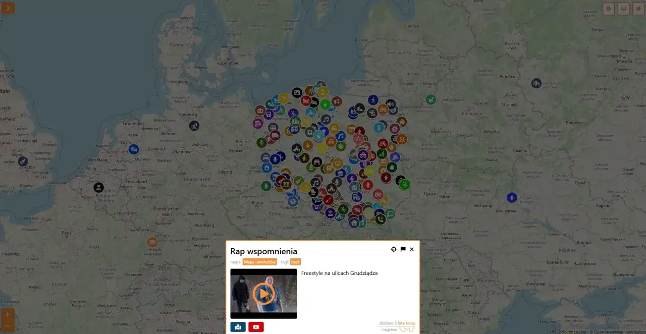Mapa Internetu z zaznaczoną domeną