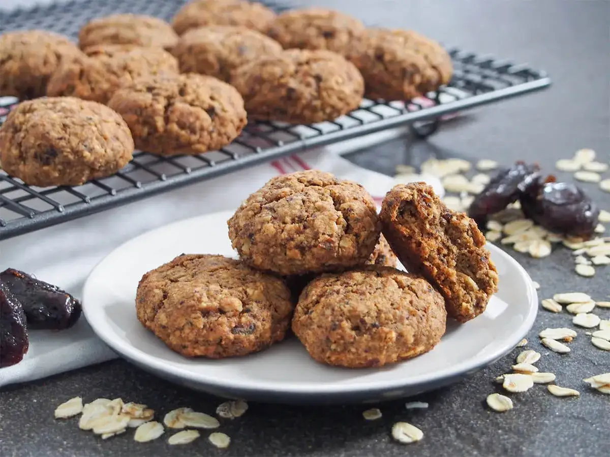Galletas caseras con avena y d&aacute;tiles, perfectas para una papilla galletas mar&iacute;a saludable.