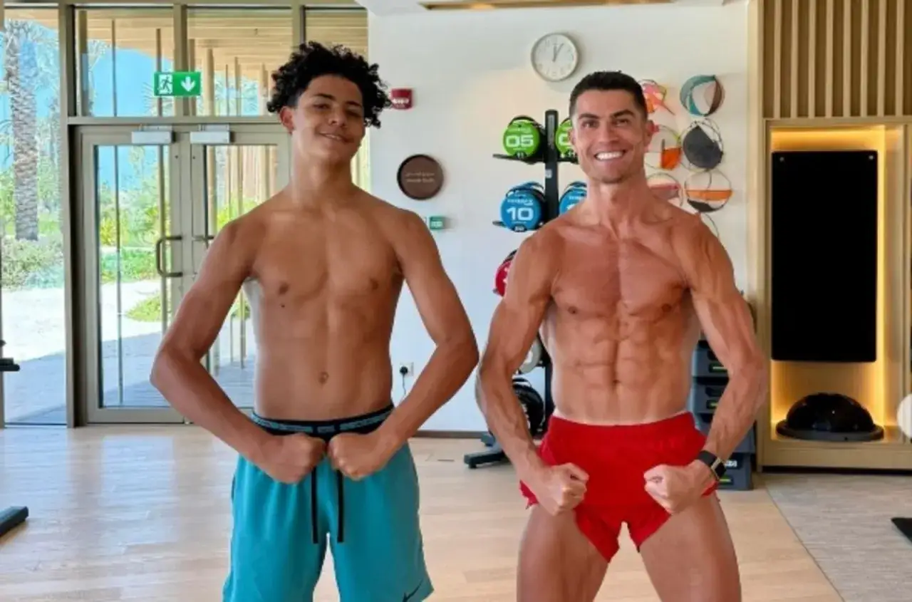 Cristiano Ronaldo Jr i Cristiano Ronaldo razem wzrost porównanie