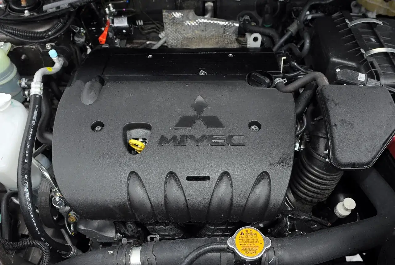 Silnik Mitsubishi MIVEC w samochodzie Outlander.