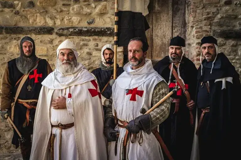 Zdjęcie W którym roku został założony zakon templariuszy i co to oznacza?