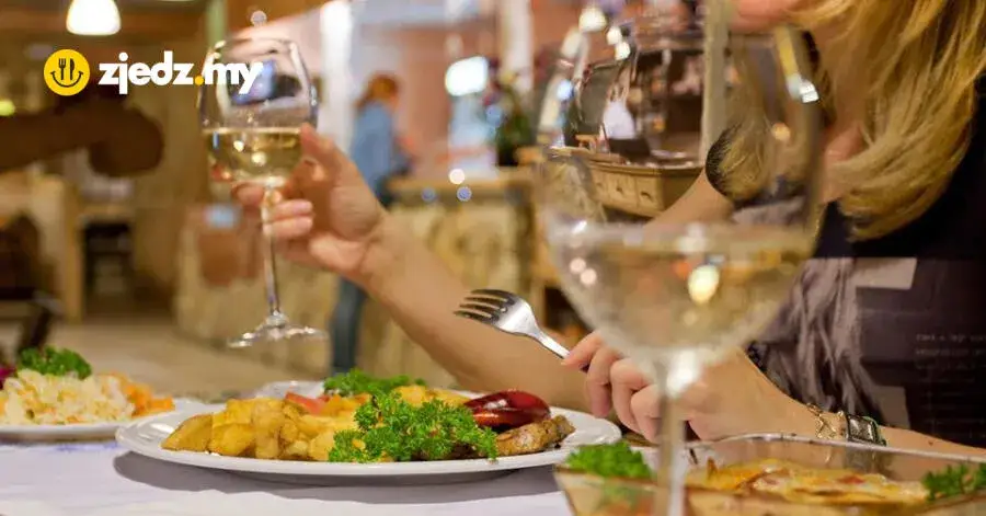 Zdjęcie Gdzie zjeść w Ustrzykach Dolnych? Odkryj najlepsze restauracje
