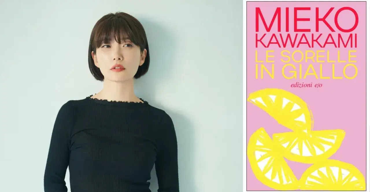 Ritratto di Mieko Kawakami accanto alla copertina del suo libro 
