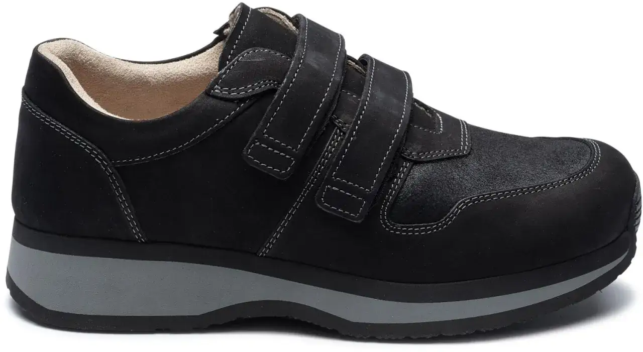 Schwarzer, bequemer Schuh mit Klettverschluss, ideal als Diabetiker Schuhe.