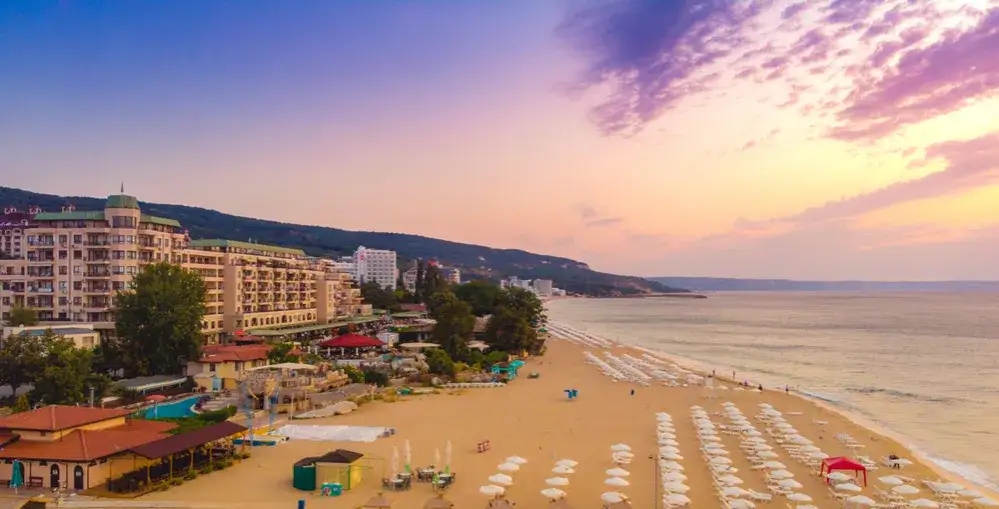 Złote Piaski Bułgaria plaża i promenada