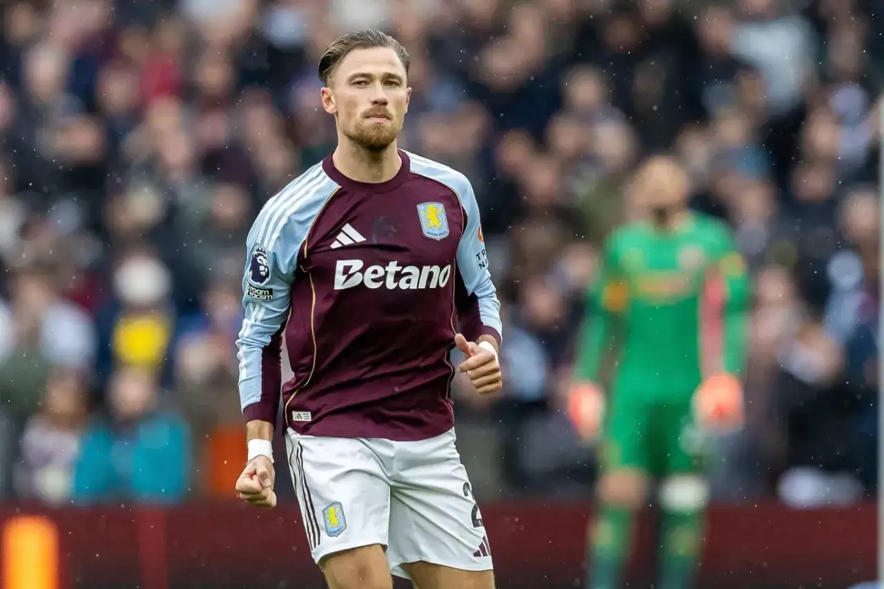 Matty Cash w koszulce Aston Villa