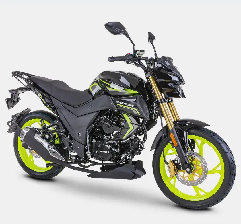 Nowy motorower w salonie