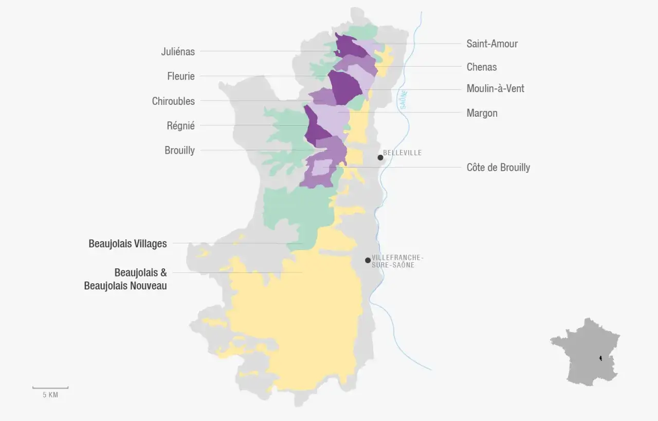 Karte der Beaujolais-Region mit farblich markierten Weinanbaugebieten wie Fleurie, Brouilly und Beaujolais Villages.