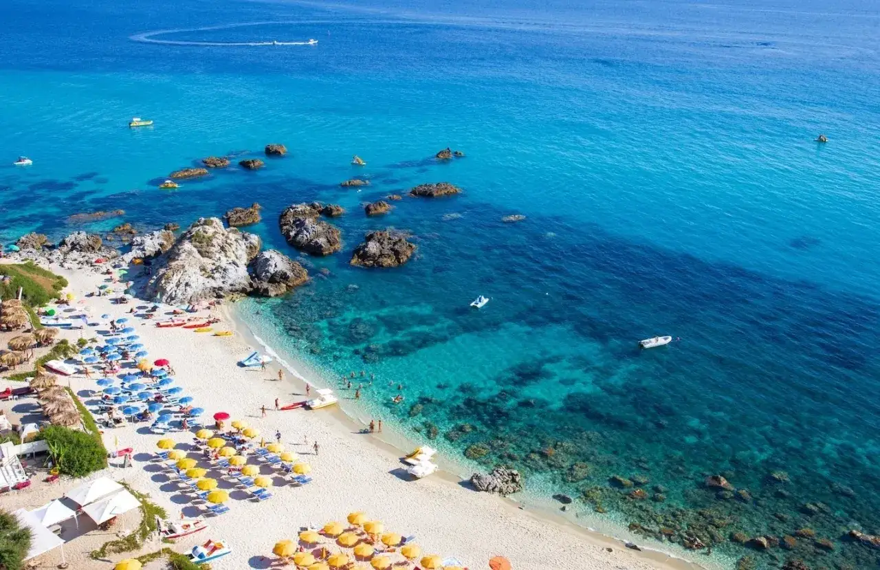 Confronto spiagge Calabria famiglie giovani coppie