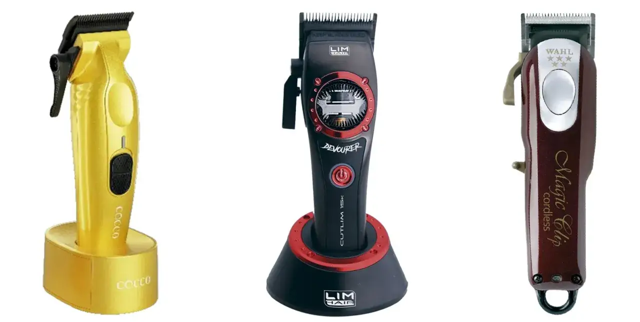 Tres cortapelos profesionales: uno dorado, uno negro y rojo, y uno burdeos. Cada clipper es una herramienta esencial para estilistas.