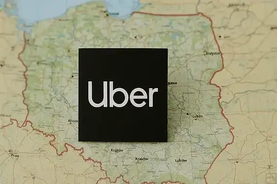 Mapa Polski z zaznaczonymi miastami i strefami zarobków Uber