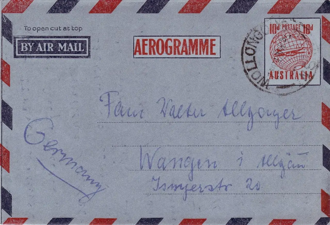 Aerogram z Australii do Niemiec, z widocznym znaczkiem pocztowym i pieczątką.