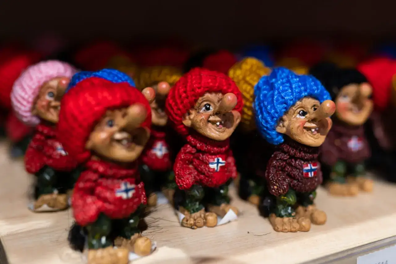 norweskie trolle pamiątki rzeźby