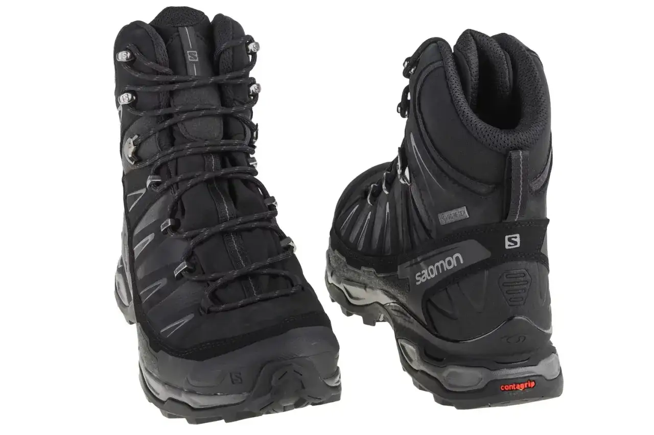Czarne buty trekkingowe Salomon X Ultra Trek GTX, gotowe na każdą wyprawę.