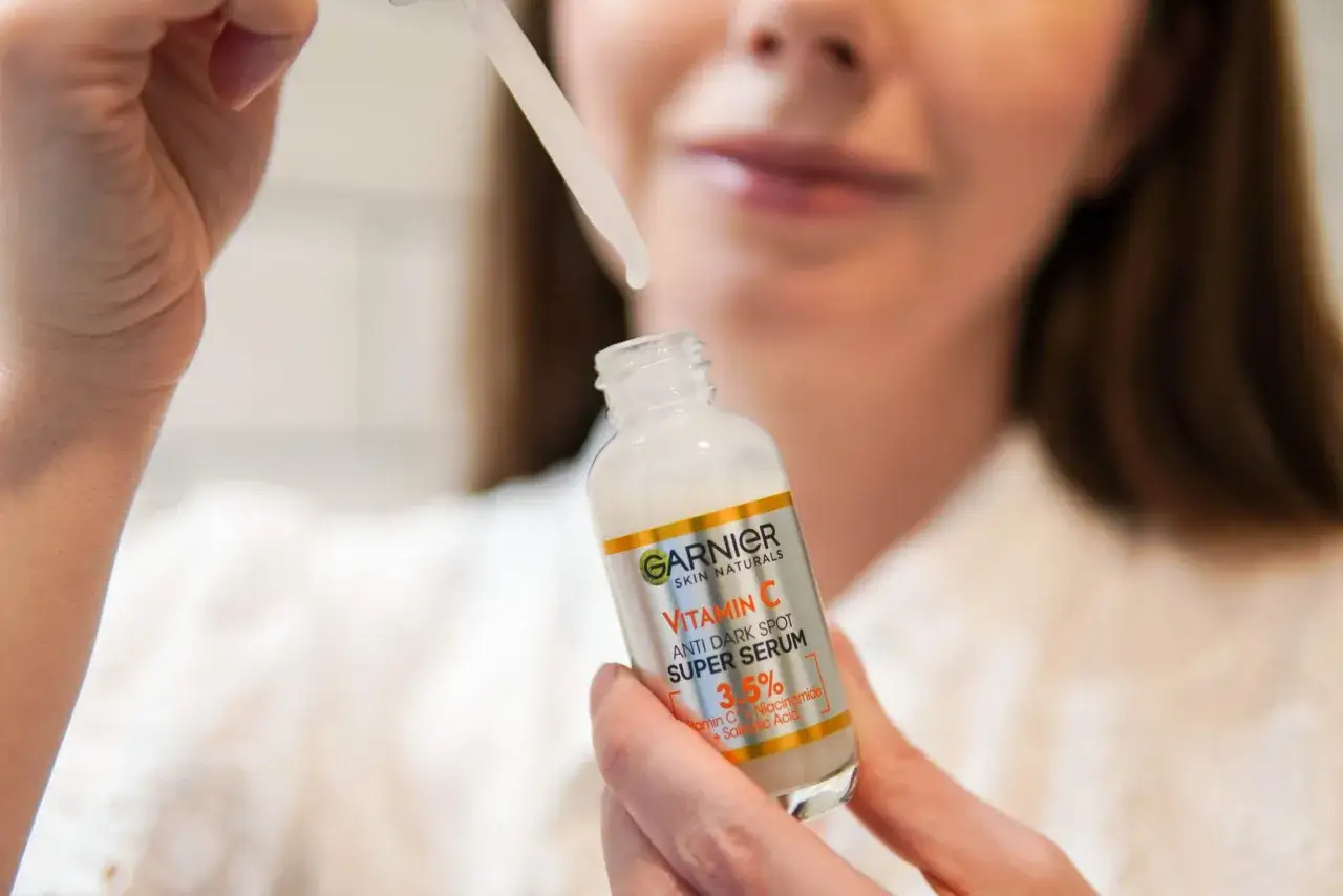 aplikacja serum witamina C rano