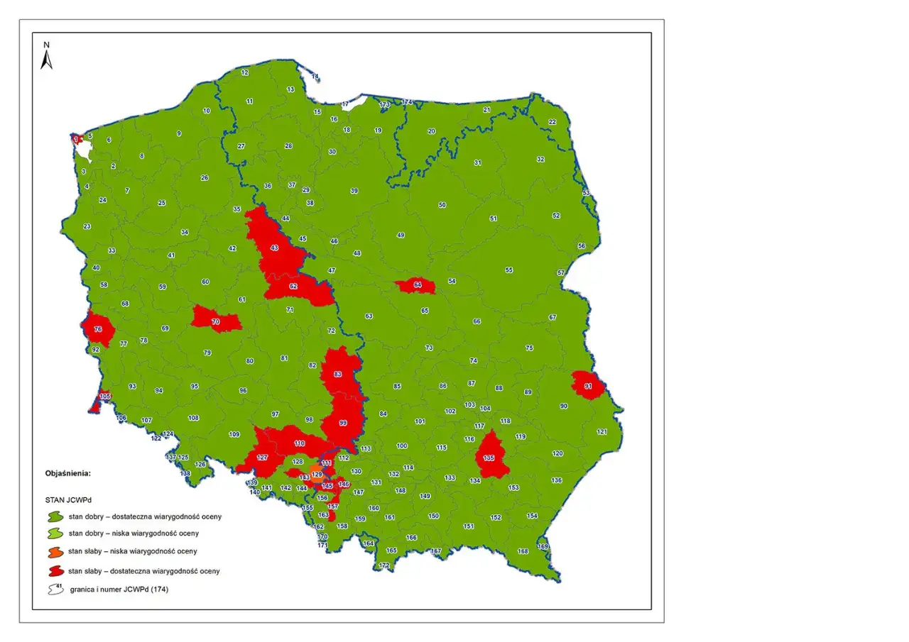 Mapa Polski z zaznaczonymi obszarami JCWPd. Kolory wskazują stan oceny wiarygodności. Niektóre obszary, jak 76, 83, 91, 135, mają czerwony kolor, co oznacza stan słaby.