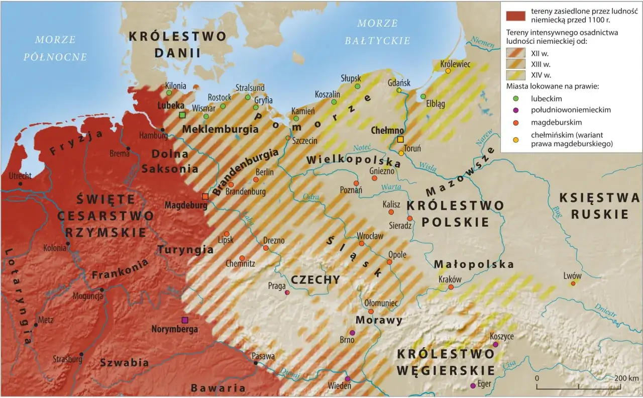 Mapa pokazuje ekspansję osadnictwa niemieckiego w Polsce od XII w. To właśnie wtedy, kto sprowadził krzyżaków do polski, zaczęto zapraszać osadników.