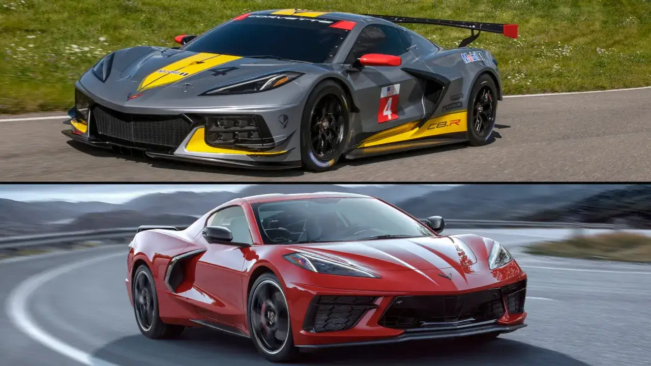 Dwa Chevrolet Corvette c8: jeden wyścigowy, szary z żółtymi pasami, drugi czerwony, na drodze.
