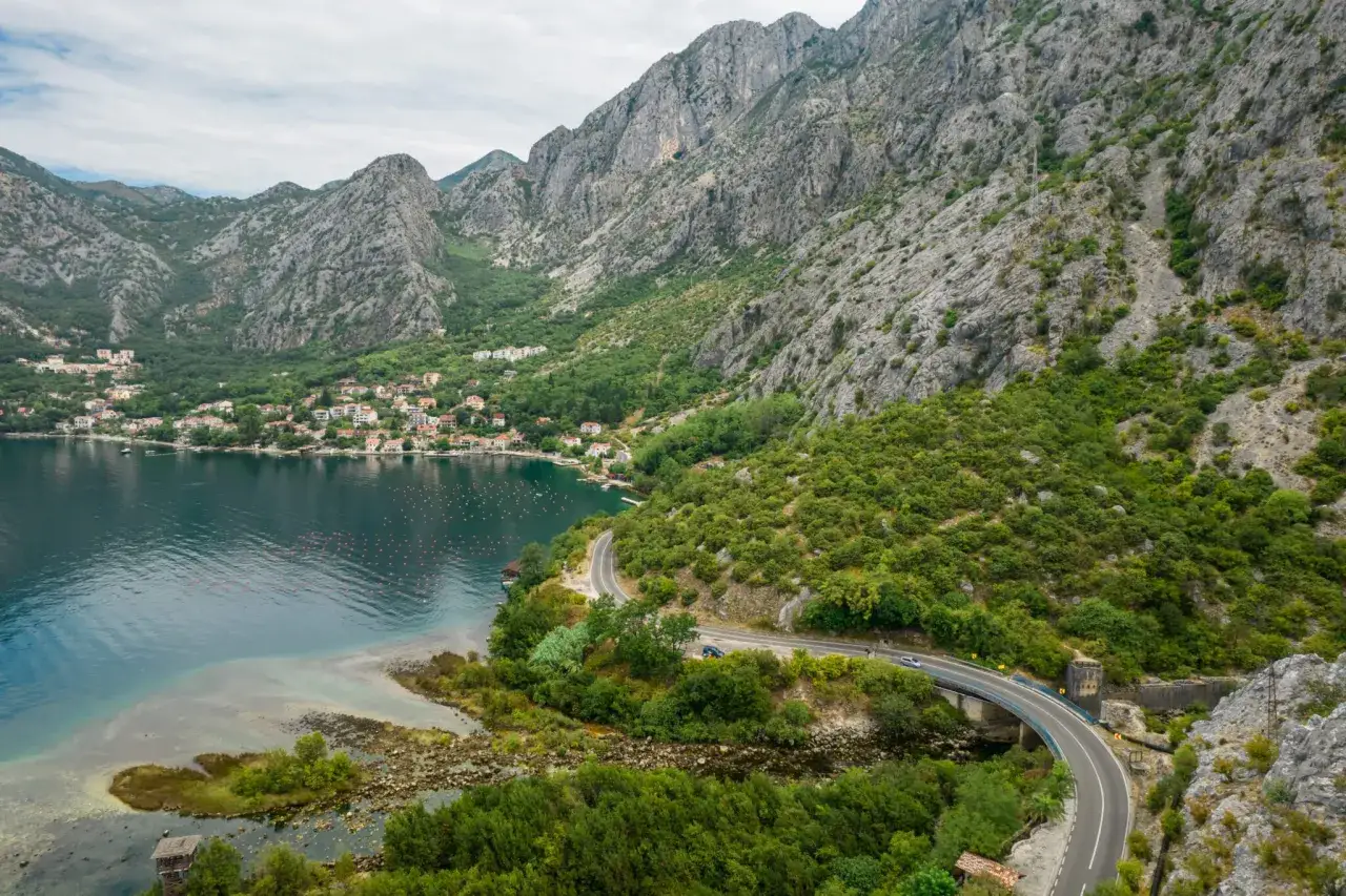 Zatoka Kotorska widok z lotu ptaka