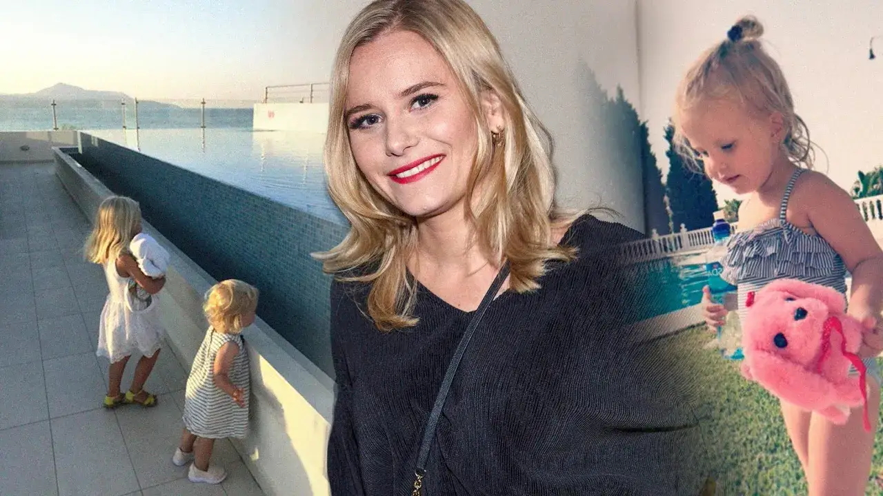 Ebba Hultkvist Stragne med sina barn vid en pool. En flicka h&aring;ller en rosa leksak, en annan tittar ut &ouml;ver havet.