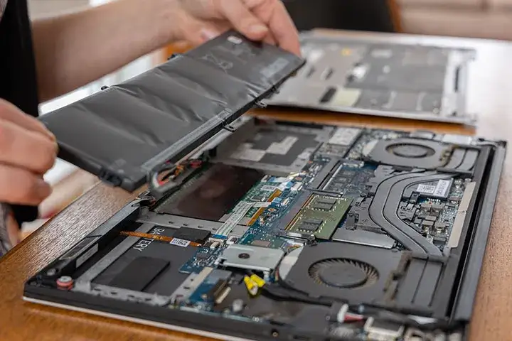 czynniki wpływające na koszt wymiany baterii laptop
