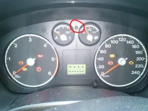 kontrolka rezerwy paliwa Ford C-Max