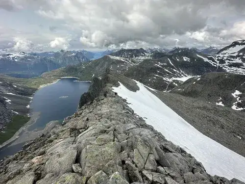 Hornindalsvatnet turystyka atrakcje Grodås