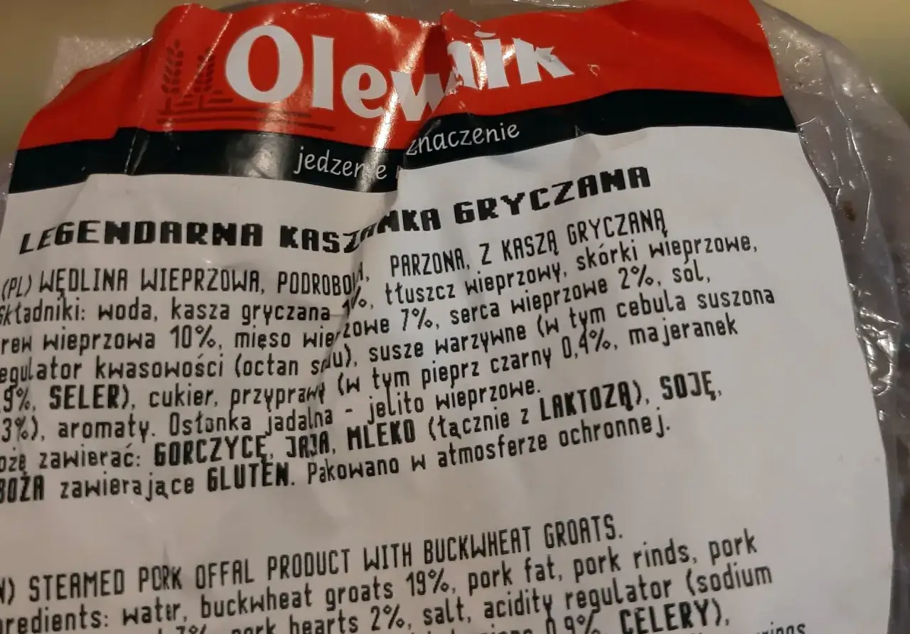 Olewit - legendarna kaszanka gryczana, idealna na keto. Składniki: woda, kasza gryczana, podroby wieprzowe, tłuszcz wieprzowy, serca wieprzowe, skórki wieprzowe.